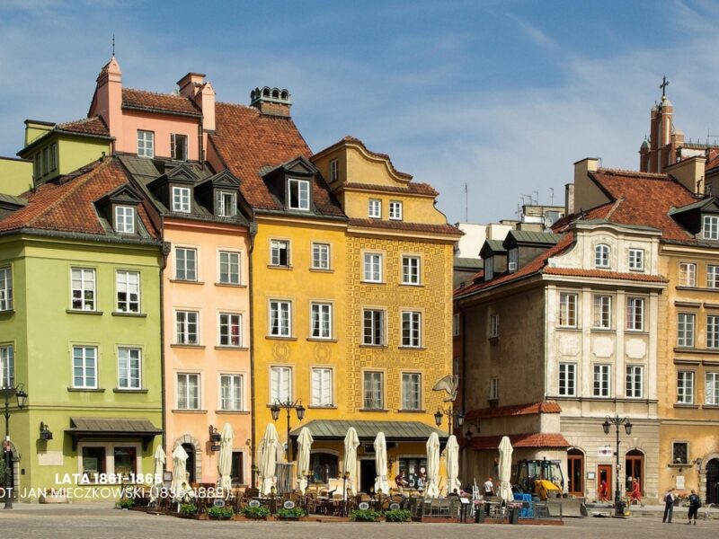 Stare Miasto w Warszawie – odbudowa Rynku po zniszczeniach wojennych