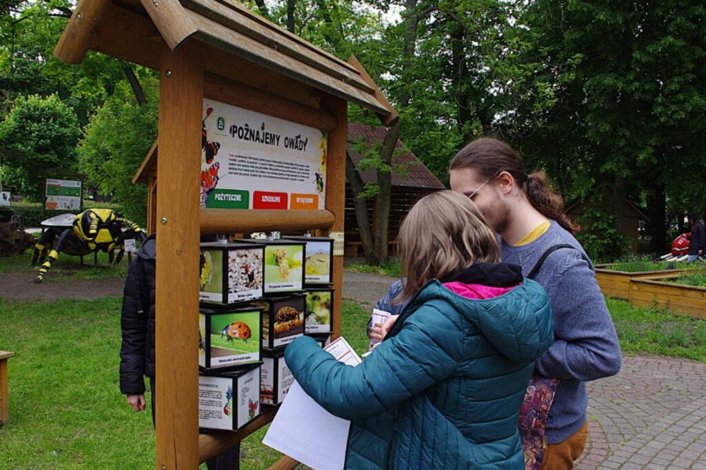 Gra miejska o tematyce ekologicznej w warszawskim ZOO – edukacja o ginących gatunkach.