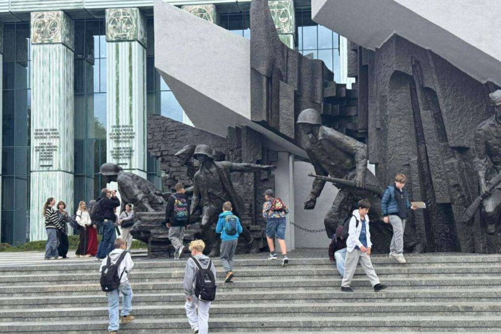 lekcja historii w Warszawie gra terenowa Szare Szeregi